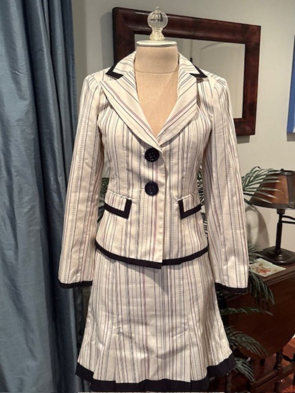 NANETTE LEPORE y2K Hourglass White Black Striped Mini Skirt Suit Size 0 Sweet